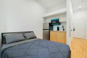 Cozy Studio Near Downtown Montreal with Parking