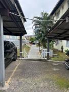 Apto com cozinha e lavanderia