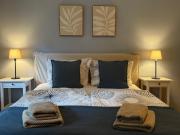 Neu !! Ruhiges Apartment mit Parkplatz nahe Innenstadt und Infineon TSMC