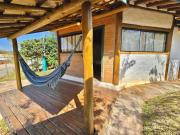 Chalezinho Mata Virgem - perto do centro e cachoeiras, cozinha completa e churrasqueira