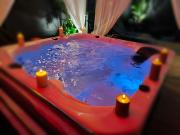 Love Room " Villa Donuts" , Spa, Jacuzzi, Sauna, 2 Bedrooms