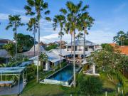 6BR Canggu: Chef, Lap Pool, BBQ,Near Beach & Finns
