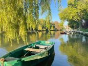 Charming riverside Independent Cottage with garden near Paris and Disneyland