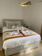 Disney T3 LUXE neuf 6P 2 ch 2 salle de bain parking privé en sous sol lit bébé C105