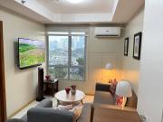 European Vibe 1BR Great River City View Free Pool Gym Internet Netflix