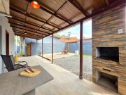 Casa 10 min do centro com wifi e garagem