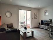 Central & Quiet, 10 min to Palais & Train Station