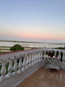 Cabañas Mar Chiquita frente la laguna