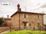 Villa in Tuscany with Heated Pool & Sports Court