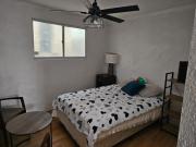 Small studio by the ocean, secure parking included