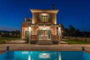 Agro Art Boutique & Luxury Villas - Two Art Villas with Pools, Unique Decors, and a Treehouse Option By Villa Mana Gers