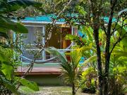 Casa do Lago com duas suítes e deck