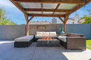 New king Beds Pool Hot Tub Outdoor Fireplace