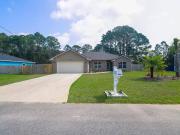 Pensacola Retreat w Saltwater Pool+ Beach & Shops