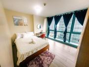 Cozi Family or business suite near Mitsukoshi BGC wifi pool