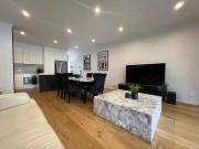 Peaceful 3BR 2BA with Parking Near Airport and CBD