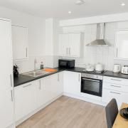 Modern 3BR 3BA Watford Home, For Contractors & Families, Close to Warner Bros, Free Parking, Sleeps 6 Modern 3BR 3BA Watford Home, For Contractors & Families, Close to Warner Bros, Free Parking, Sleeps 6