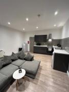 Modern Apartment - Central Location - Parking