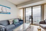 Relaxing Oceanfront 2BR Beach Condo! Royal Garden 1514