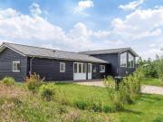 Scandinavian Lakeside Retreat-By Traum