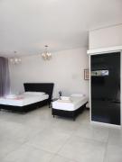 Flat 01 - Zona Sul Prox UMC, Praia Clube, Shopping e Pátio Vinhedos