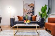 Stylish 2BR 2BA Flat in Gravesend Sleeps 4