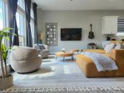 The Pershing Pad is at a Central location 3BR Sleeps 10