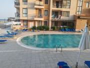 Апартамент E003 в Обзор Бийч Резорт - усещането да живееш на плажа !!!