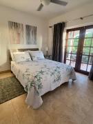 Oistins Gem 2BR, 2BA Condo, Pool & Rooftop Patio, Walk to Miami Beach