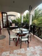 Oistins Gem 2BR, 2BA Condo, Pool & Rooftop Patio, Walk to Miami Beach