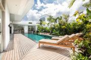 Trendy 4BR Villa, Central Canggu, 800m to Beach