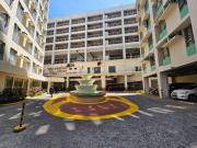 Netflix and Chill with swimming pool access