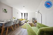 Modern 2BR, Sleeps 6, Business & Family