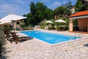 Villa Marina, Spacious 4 Bedroom Villa with Access to Two Shared Pools