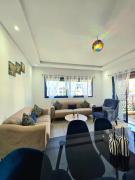 Séjour de Rêve Climatisé avec Vue sur Piscine