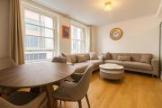 Soho Living Chic 1BR Flat on Wardour Street, 2nd Floor - No lift 4WD