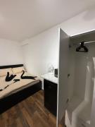 London Clapham Room - Local