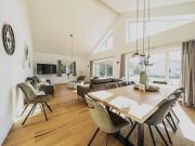 Exklusives großes Ferienhaus - modern, geräumig, nah am Meer