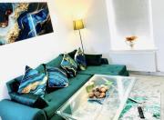 3-Bedroom Gem in Manchester with Free Parking