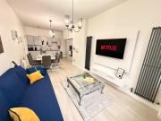 Warstone Suite-Luxury 2-Bedroom Flat, Parking, WiFi, Netflix, Central Location