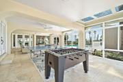 Huge, spacious villa with private pool and game room on 5 acres