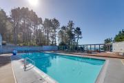 Steps to Otter Crest Beach: Studio w Resort Perks