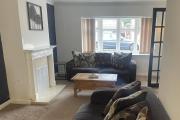 4 Bedroom House - Sleeps 6 - Garden Bbq Parking