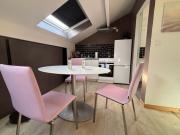 Studio 4 personnes 3 lits Thionville Wifi Parking