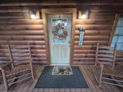 Black Bear Retreat 2 beds! cabin
