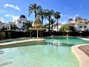 Bungalow junto a la playa en urbanización cerrada