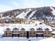 2 bedroom condo Ski in Ski out Sommets St-Sauveur
