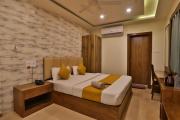 Hotel Jhanki Residency Near Kashi Temple Free Parking !!! Best Family Hotel In Varanasi