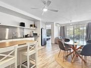 Blue on Blue Large One Bedroom Apartment, steps from ferry, amazing pool, wifi