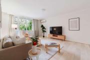 2BR South Yarra Apt Quick Train to Melbourne CBD